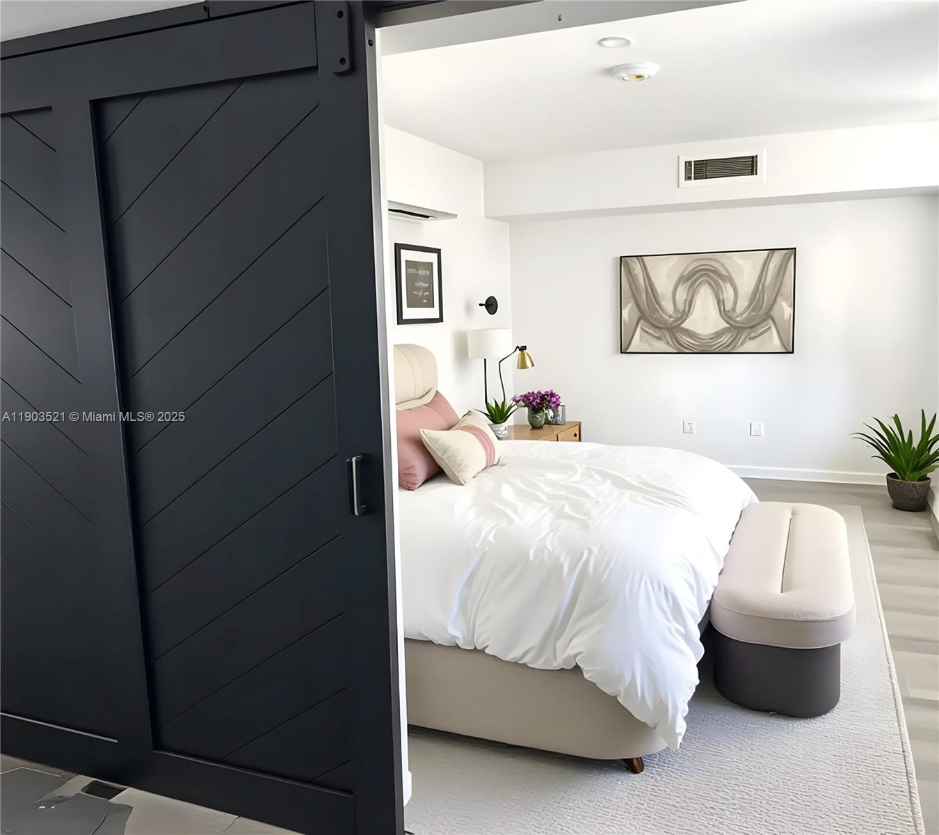 View photos, virtual tours, details... 2142 Van Buren St 501