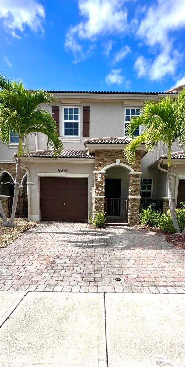 9285 Sw 220th Ter, Cutler Bay, Miami-Dade County, Florida - 4 Bedrooms  
3 Bathrooms - 