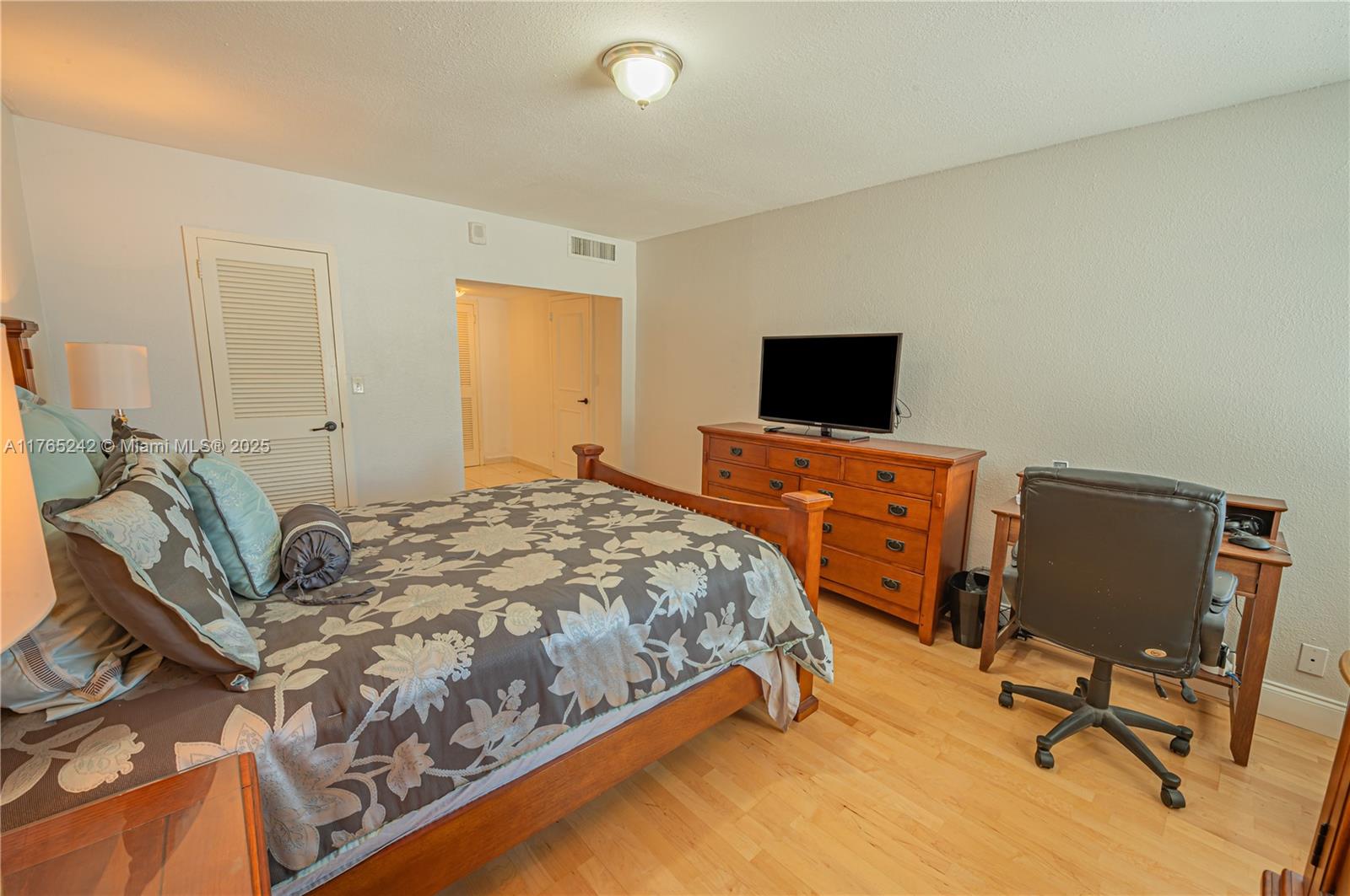 PARKER PLAZA CONDO ESTATE - Residential