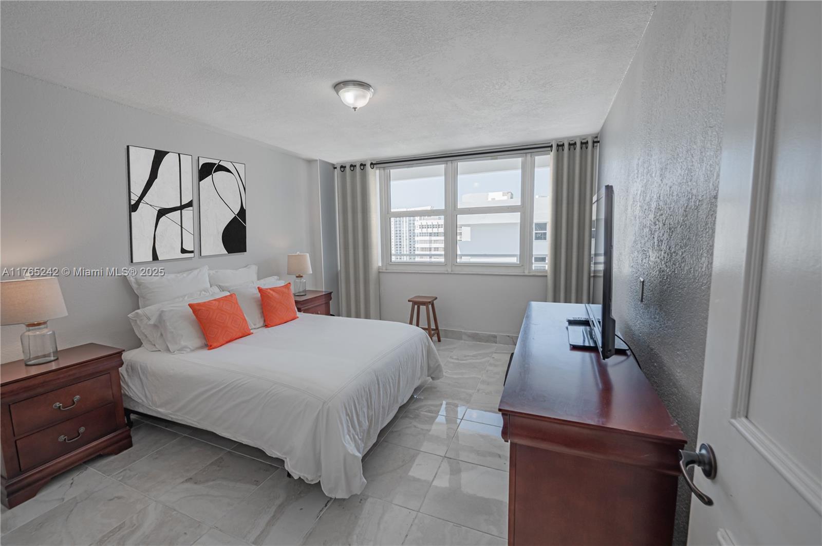 PARKER PLAZA CONDO ESTATE - Residential