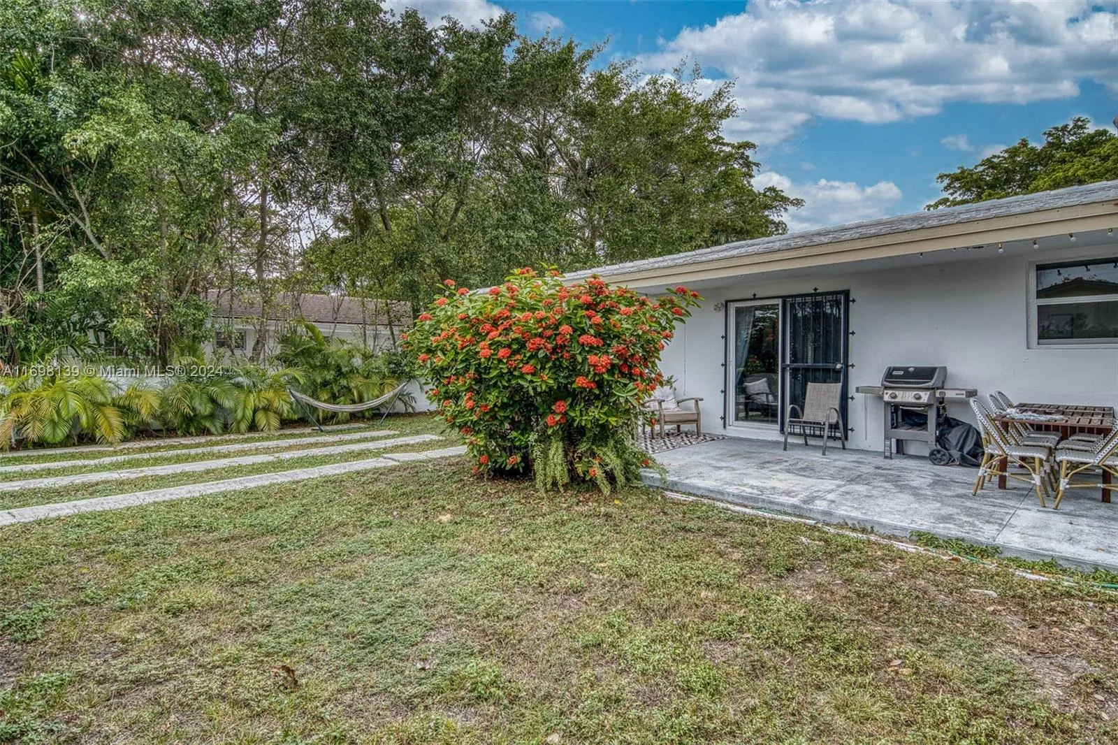 Coral Gables, Florida 33146, United States, 3 Bedrooms Bedrooms, ,2 BathroomsBathrooms,Residential,Pending,30995