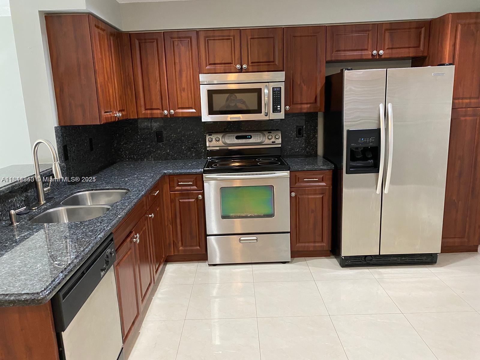Rental Property at 1390 Veracruz Ln 3-7, Weston, Broward County, Florida - Bedrooms: 2 
Bathrooms: 3  - $2,800 MO.