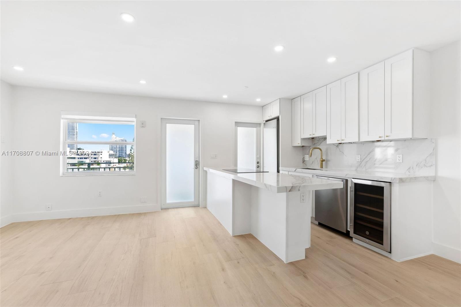 363 WASHINGTON AVE CONDO - Residential