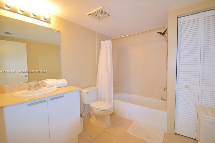 La Perla - Residential Lease