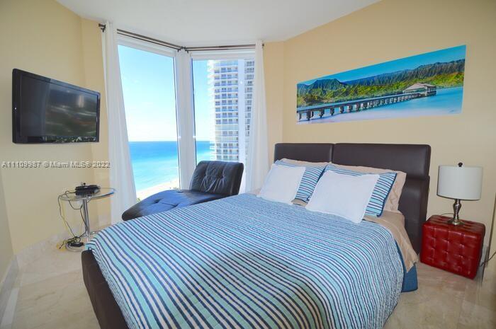 La Perla - Residential Lease