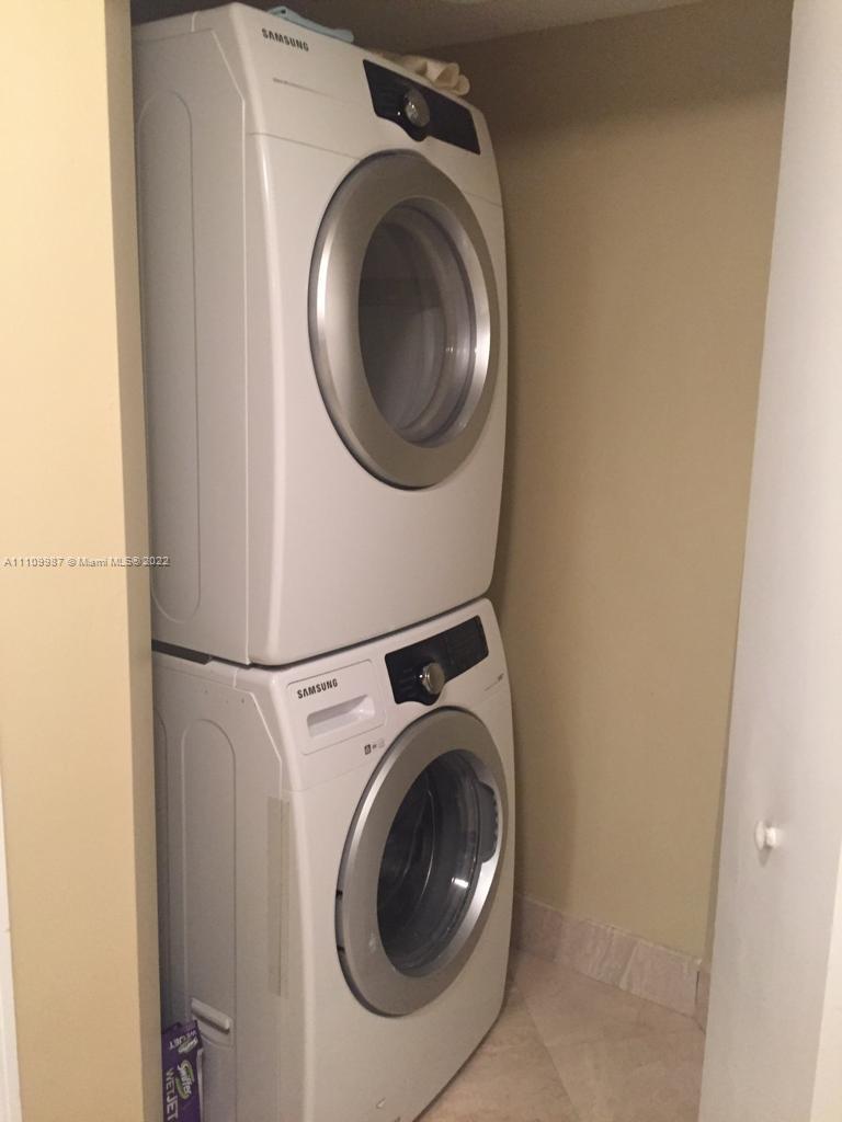 La Perla - Residential Lease