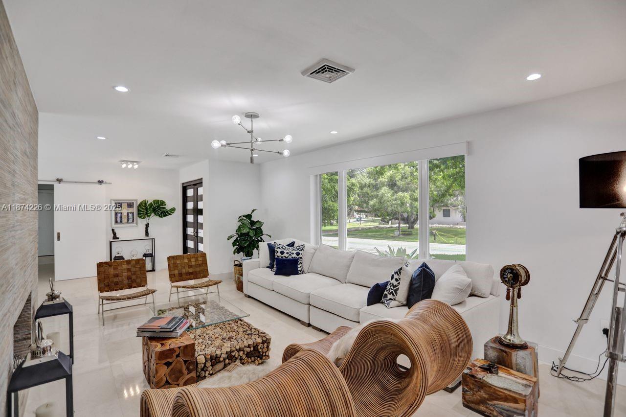 CORAL BAY SEC A AMD PL - Residential Lease