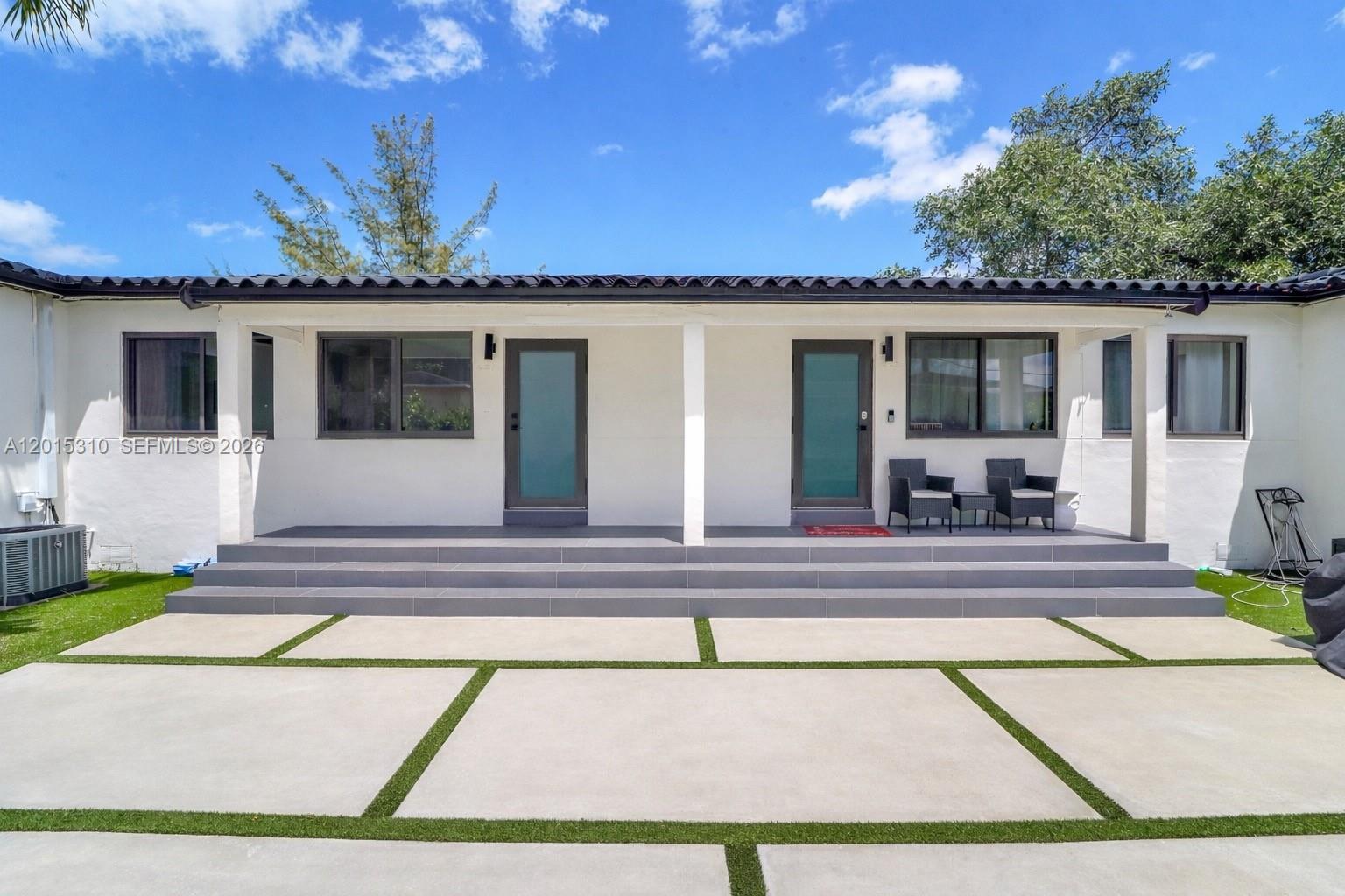 AUBURNDALE TAMIAMI TRAIL - Residential Lease