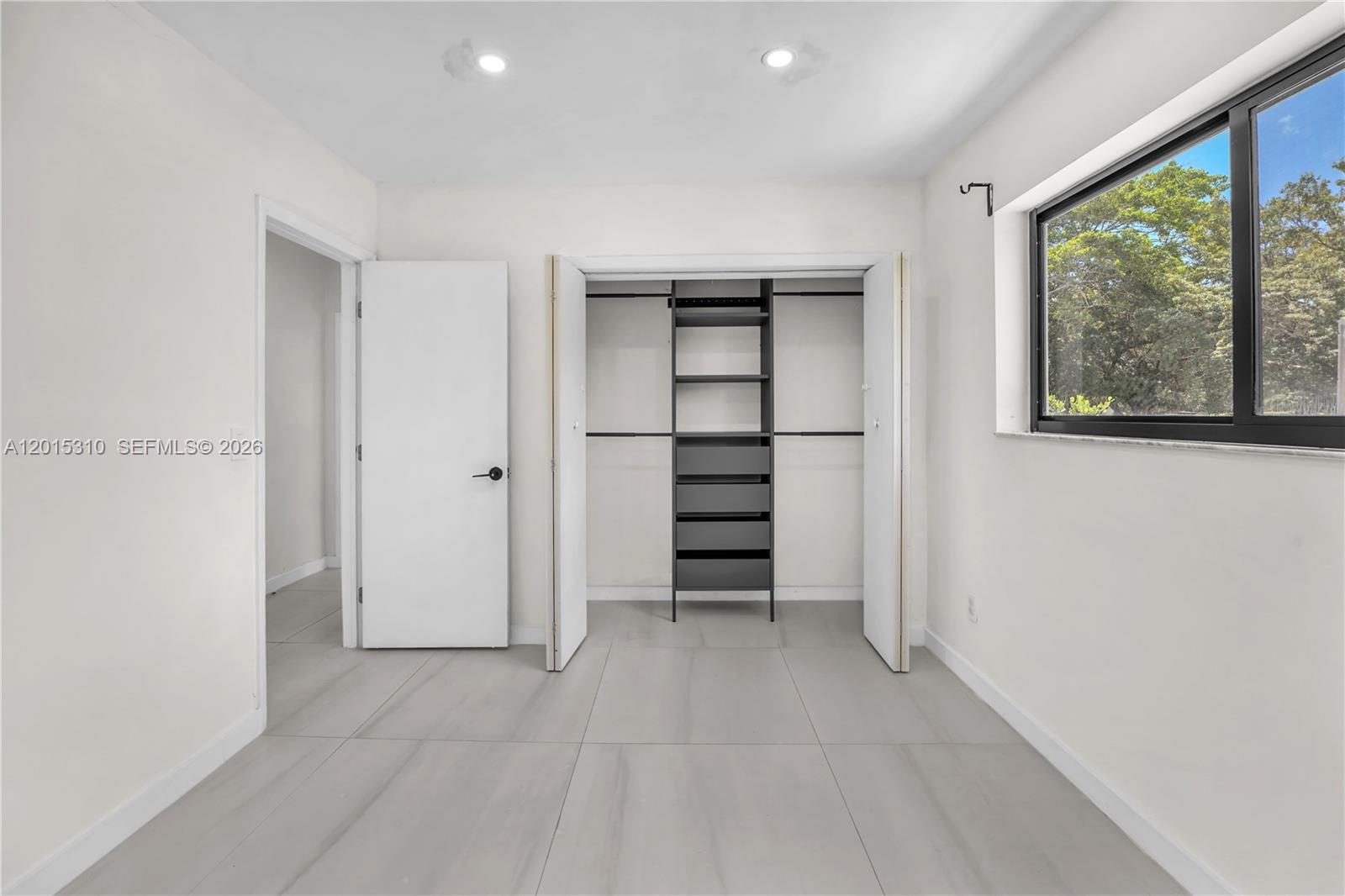 AUBURNDALE TAMIAMI TRAIL - Residential Lease