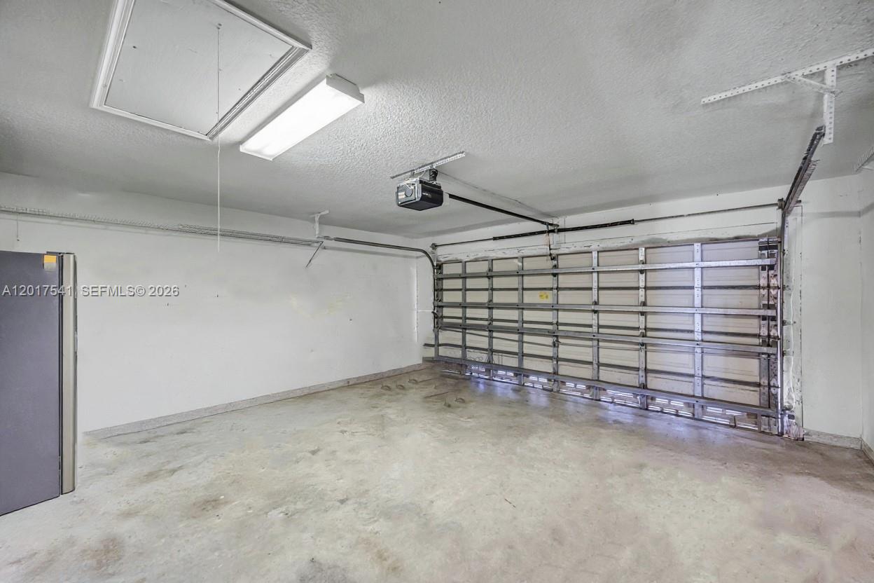 Cutler Country Groves - Residential