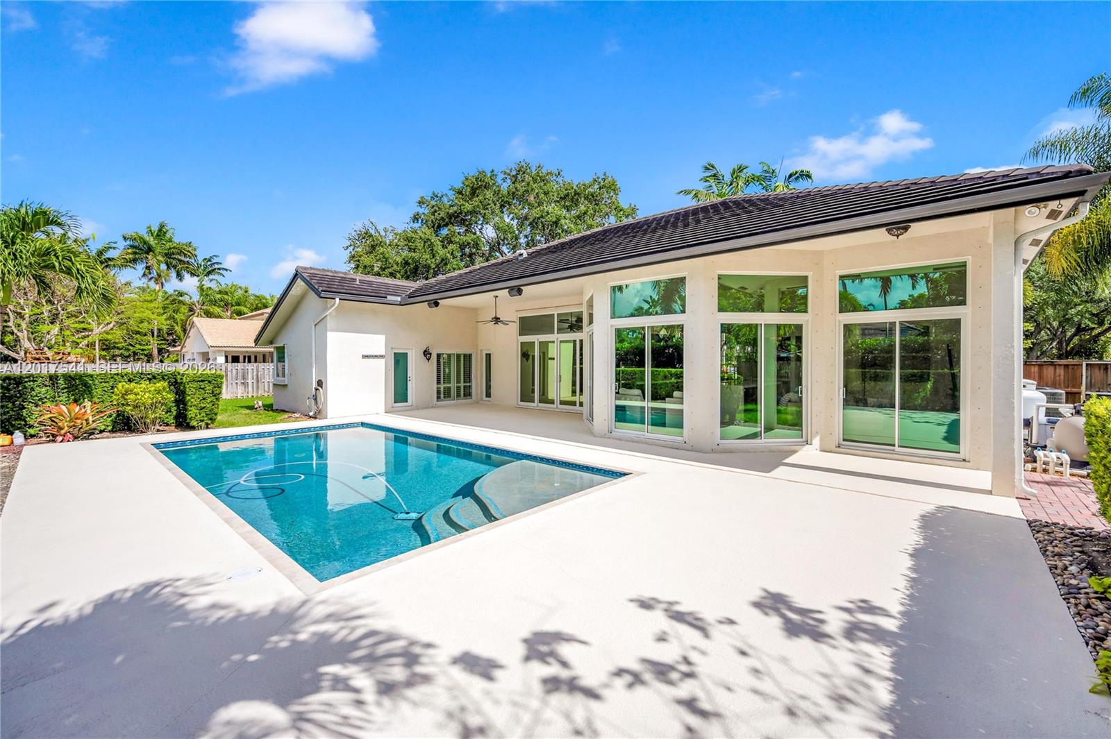 Cutler Country Groves - Residential