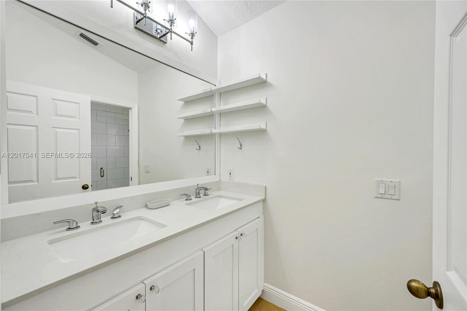 Cutler Country Groves - Residential
