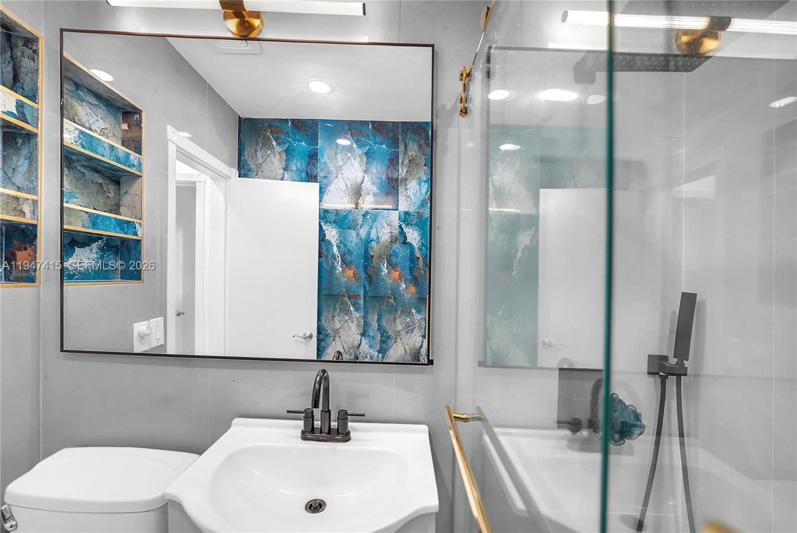 LOOK HOMESITES NO 2 - Residential