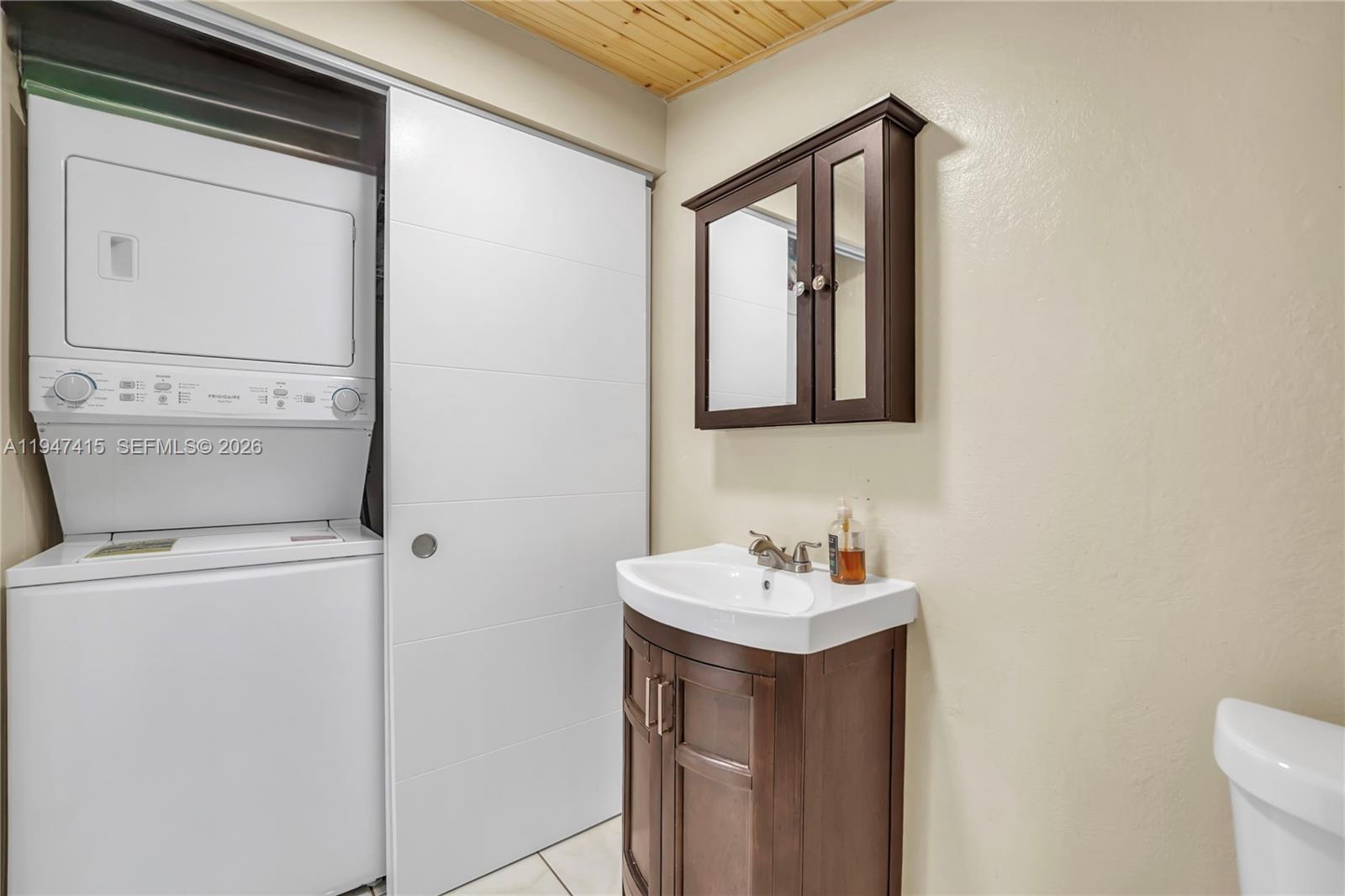 LOOK HOMESITES NO 2 - Residential