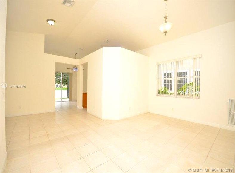 SANTORINI ISLES - Residential Lease