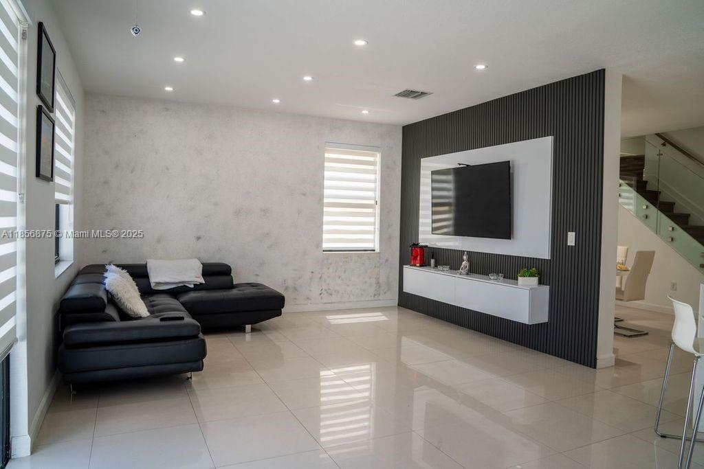 BELLAGIO - Residential Lease