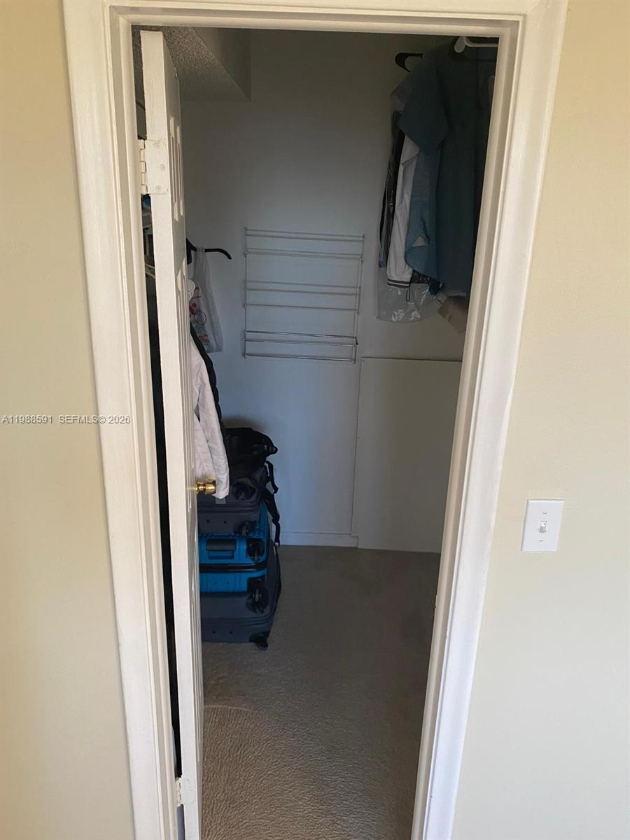 HOLLYBROOK GOLF - Residential Lease