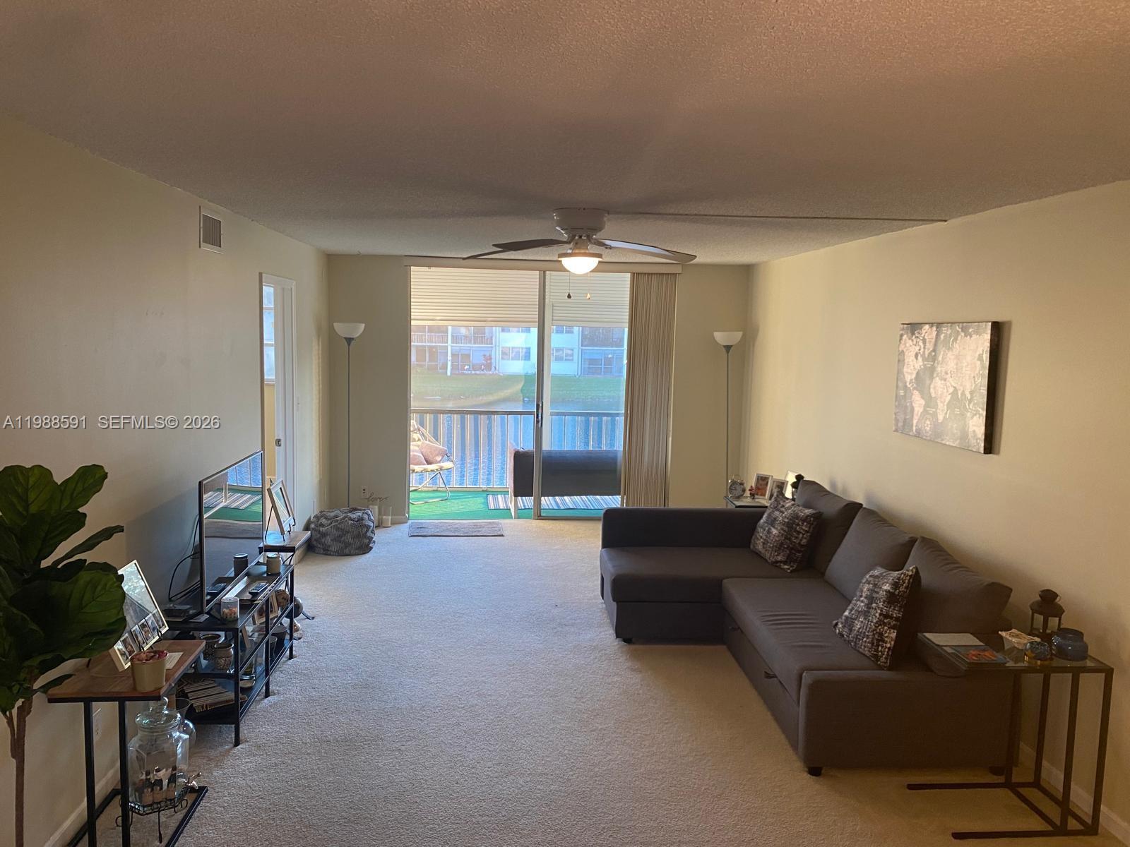 HOLLYBROOK GOLF - Residential Lease