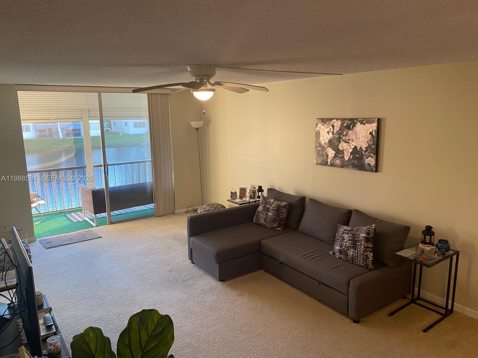 HOLLYBROOK GOLF - Residential Lease