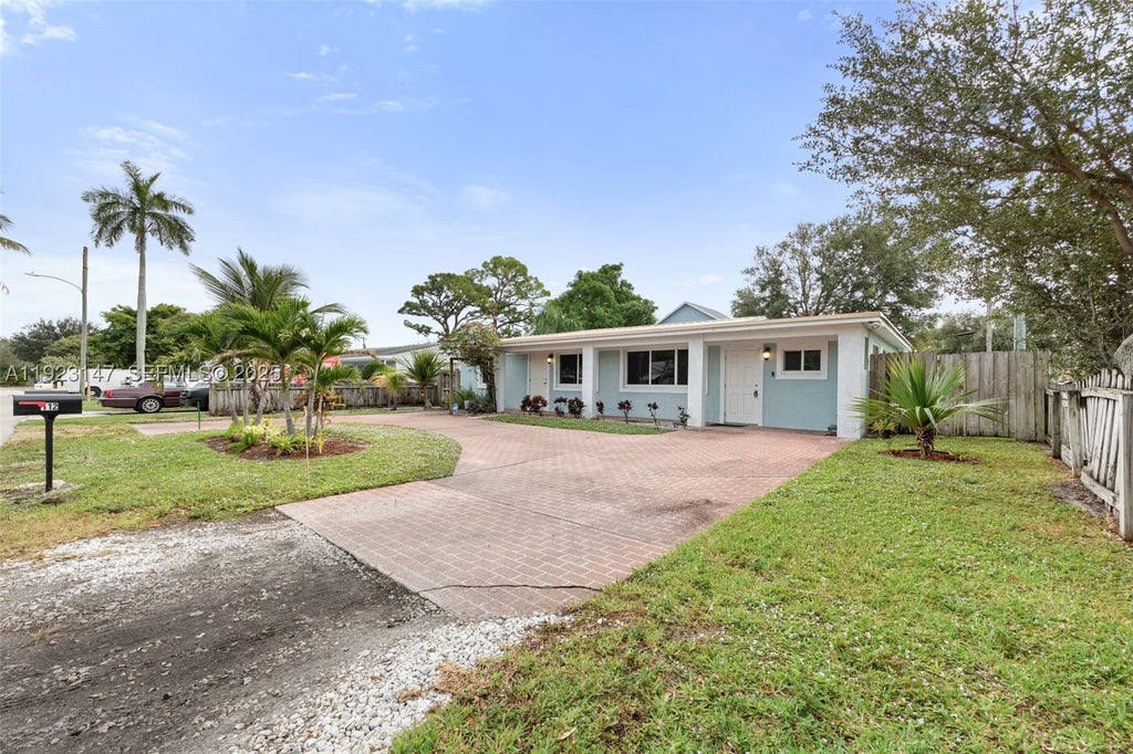 Photo of 112 Milton St, Lantana, FL 33462 (MLS # A11923147)