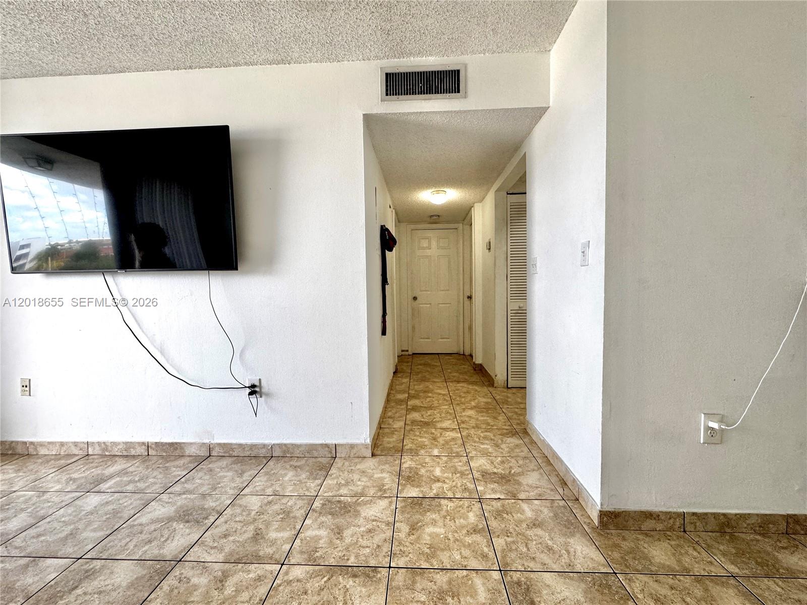 FONTAINEBLEAU GARDENS CON - Residential