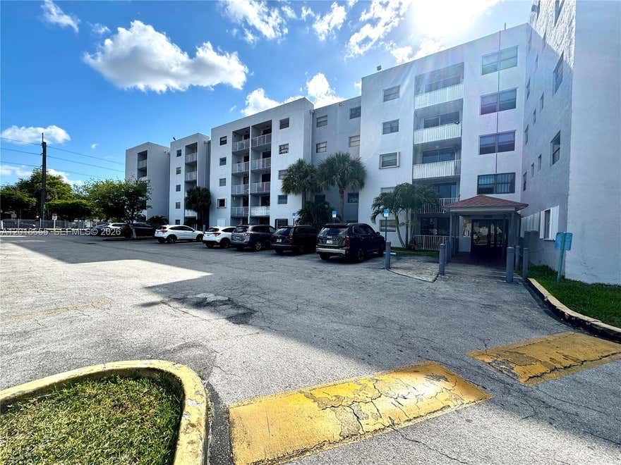 Great Investment Property 2/2 rented for $2150 until August 03 2026