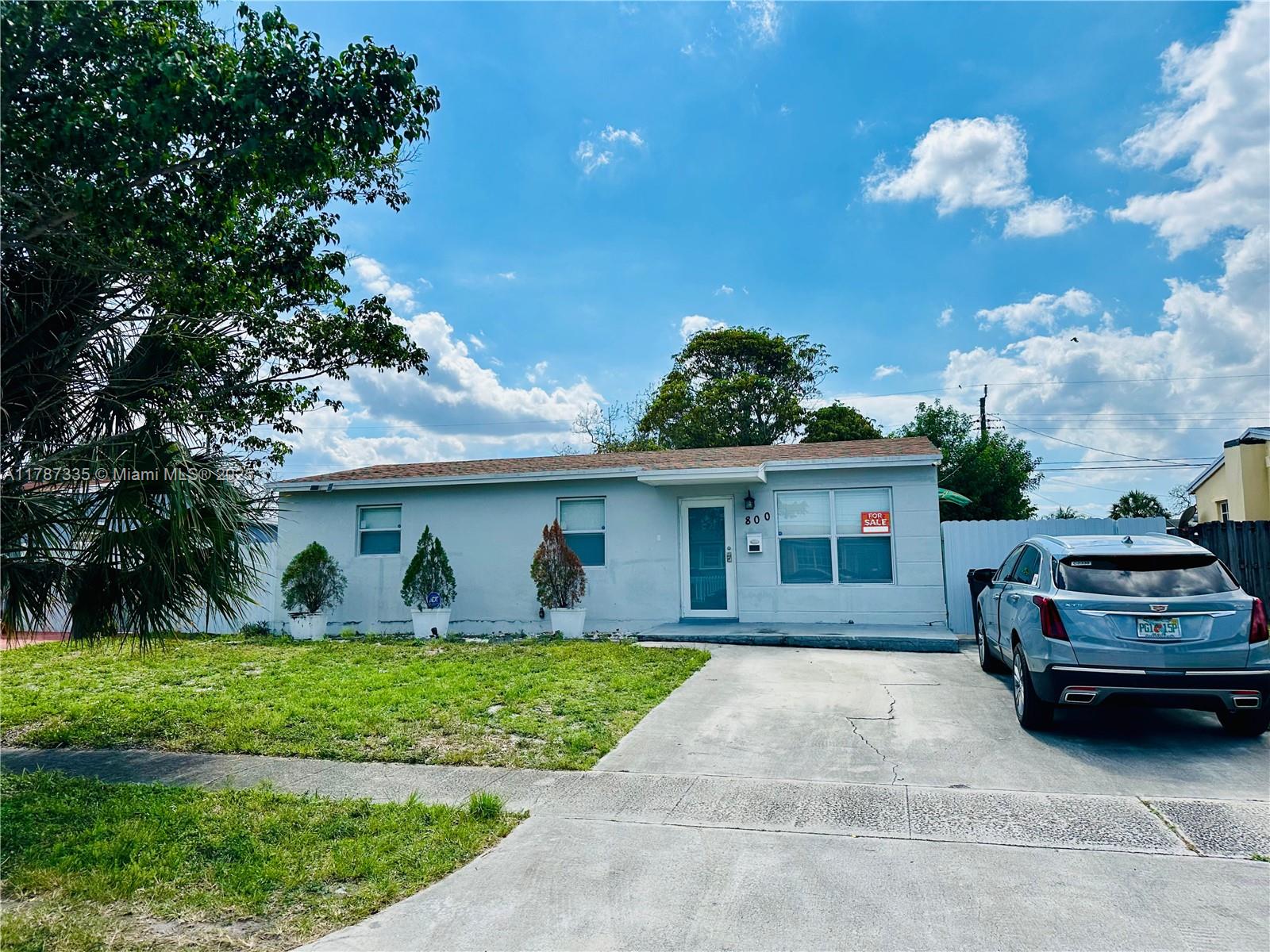800 N 69th Ave, Hollywood, Broward County, Florida - 3 Bedrooms  
2 Bathrooms - 