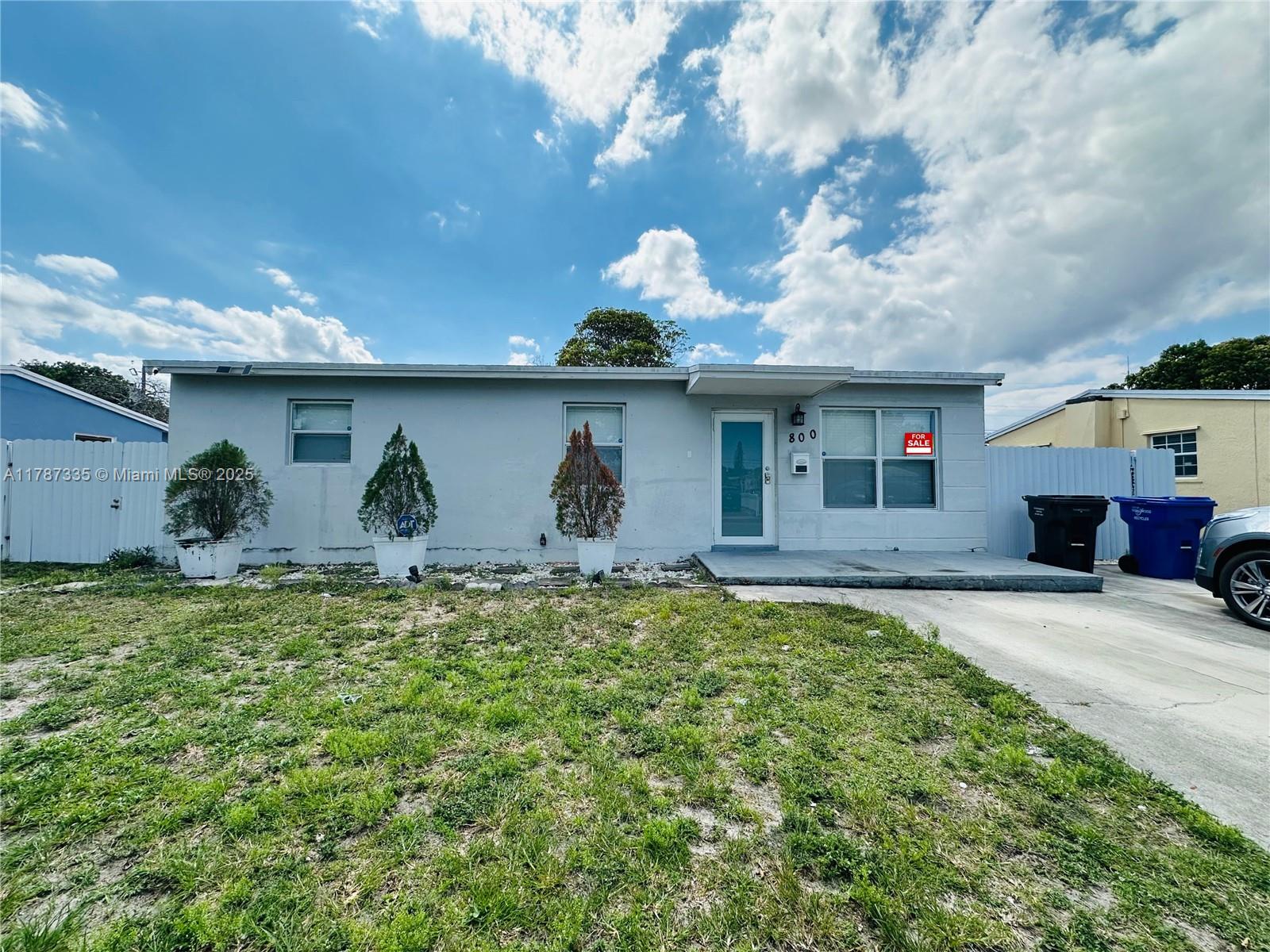 800 N 69th Ave, Hollywood, Broward County, Florida - 3 Bedrooms  
2 Bathrooms - 