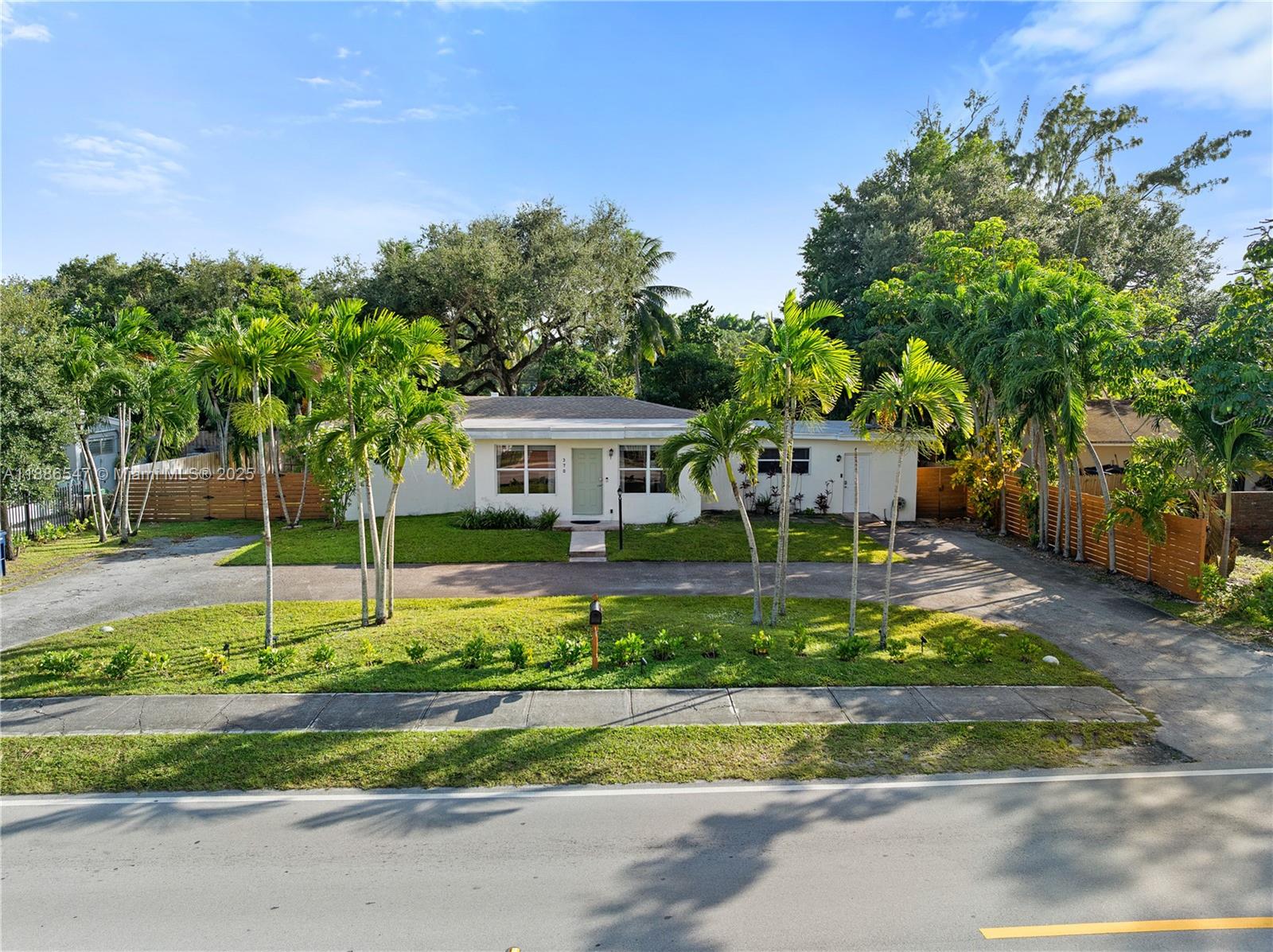370 NE 159th St