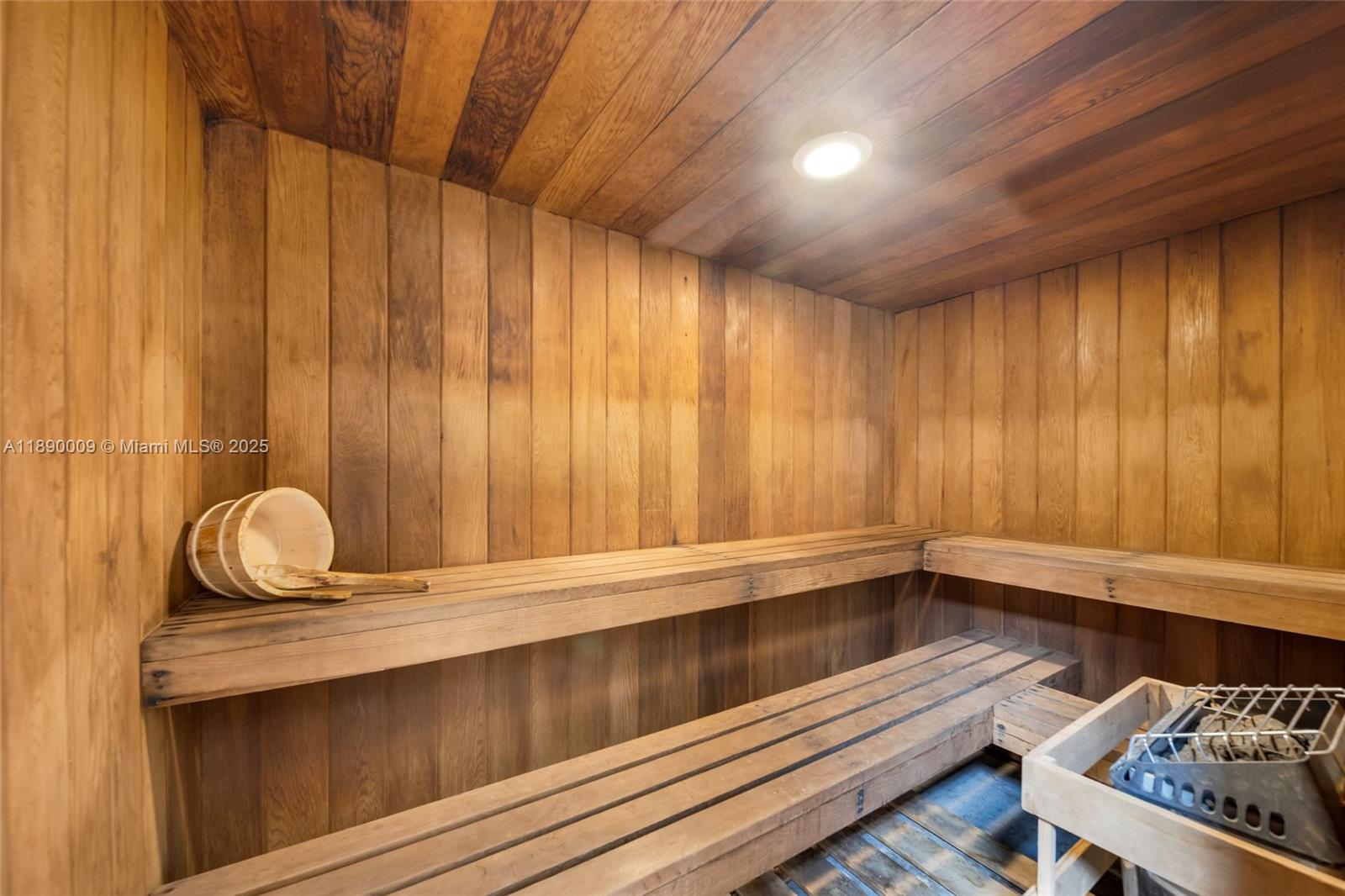 PLAZA SOUTH CONDO - Residential Lease