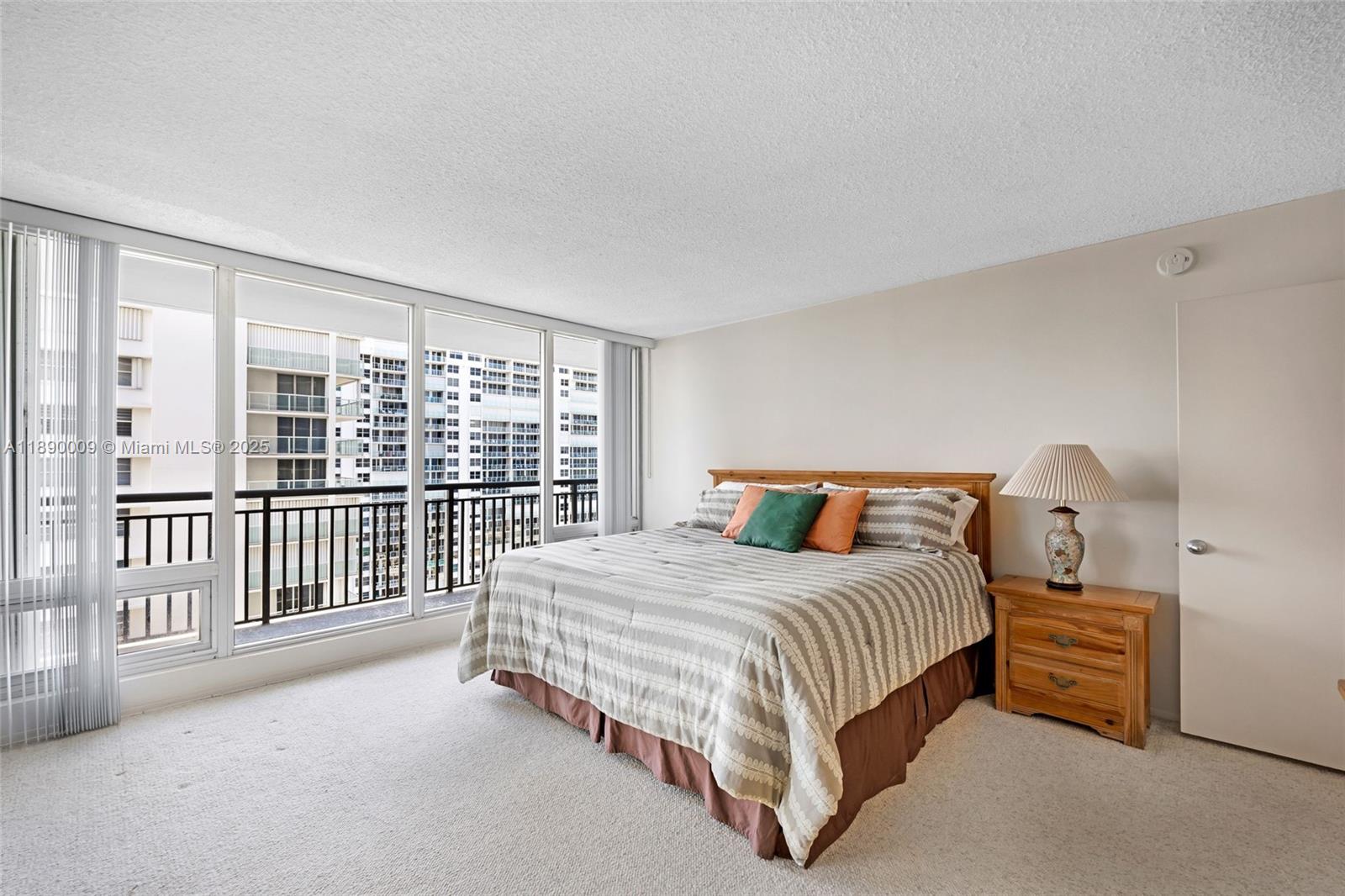 PLAZA SOUTH CONDO - Residential Lease