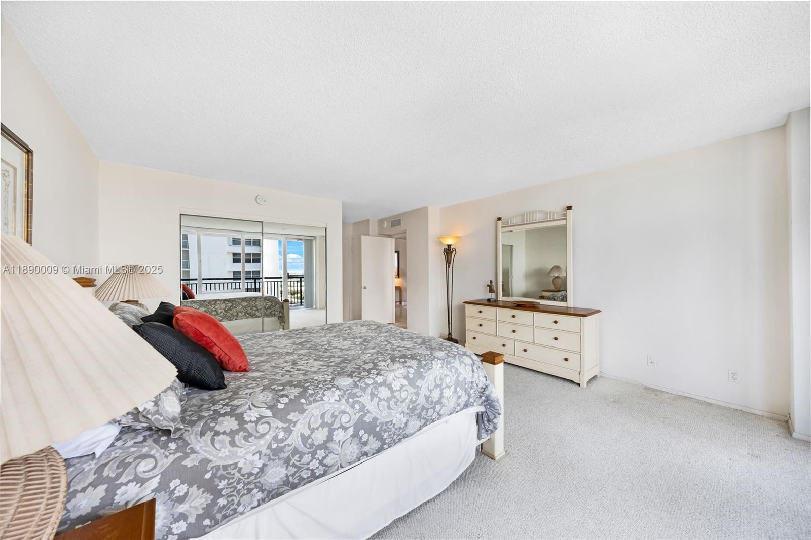 PLAZA SOUTH CONDO - Residential Lease