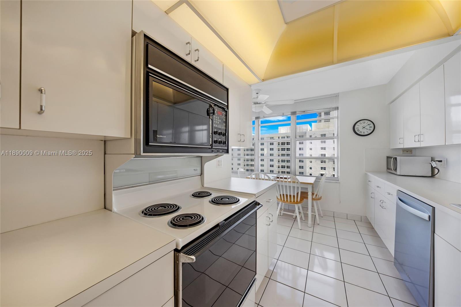 PLAZA SOUTH CONDO - Residential Lease