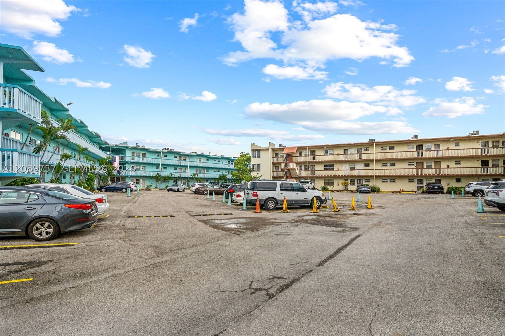 1481 NE Miami Gardens Dr 363