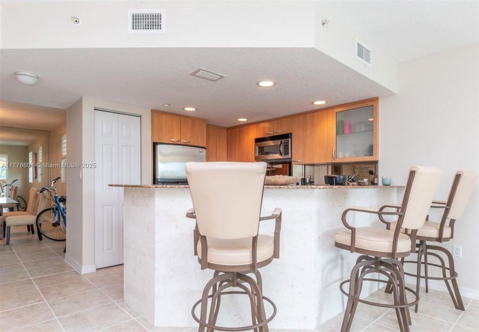 HALLANDALE BEACH PRIVATE - Residential