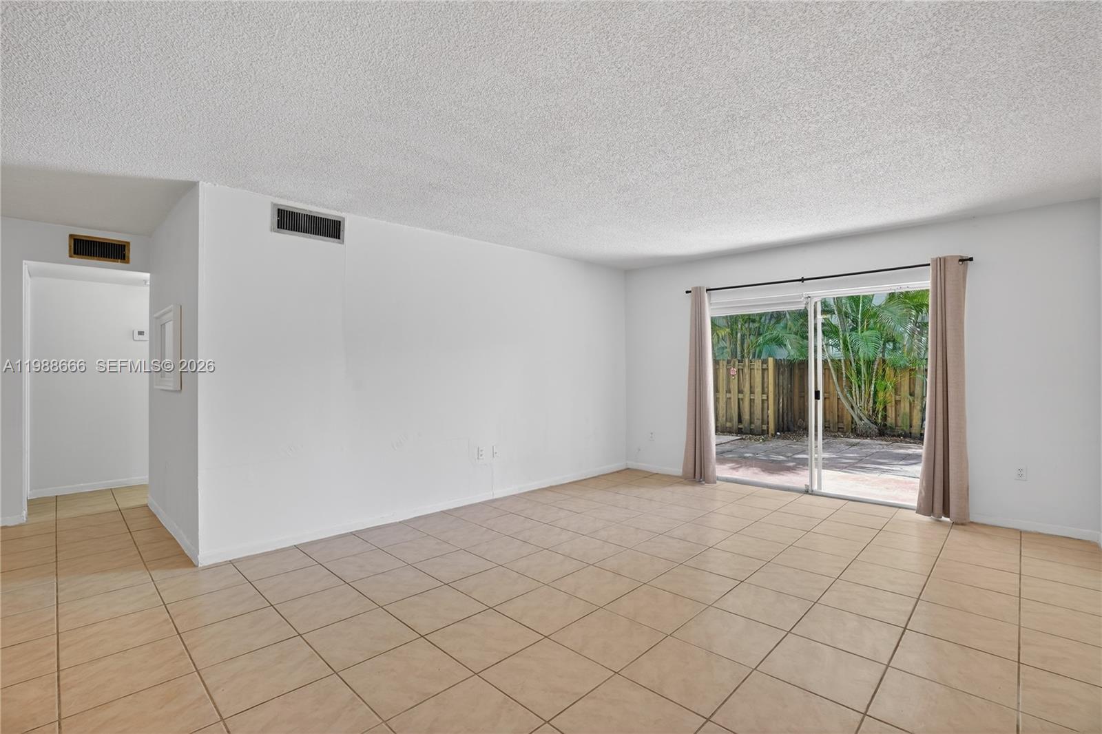 6904 N Kendall Dr F104