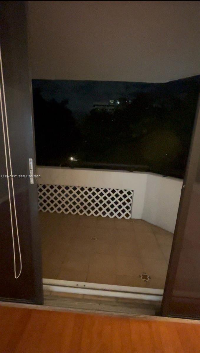 911 E Ponce De Leon Blvd 403