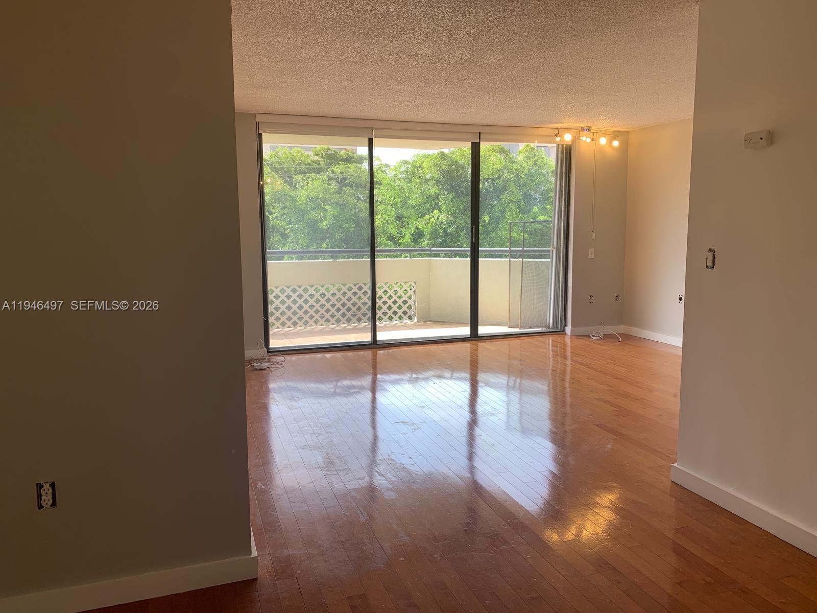 911 E Ponce De Leon Blvd 403
