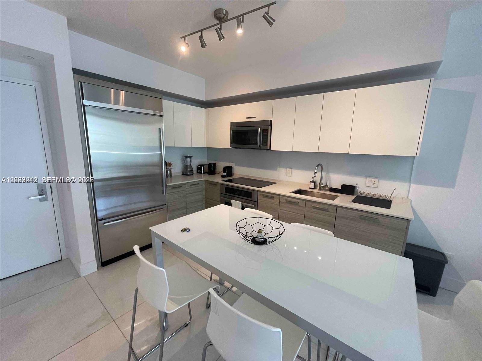 BRICKELLHOUSE CONDO - Residential