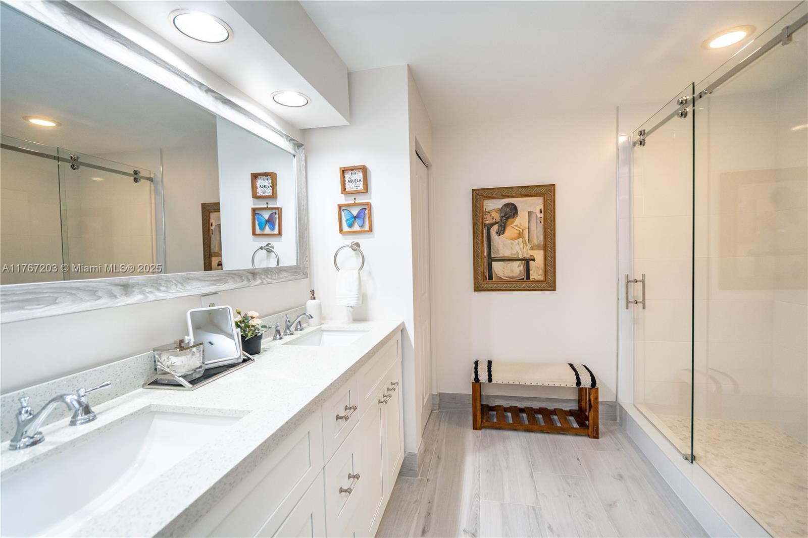 LAS VERDES CONDO - Residential