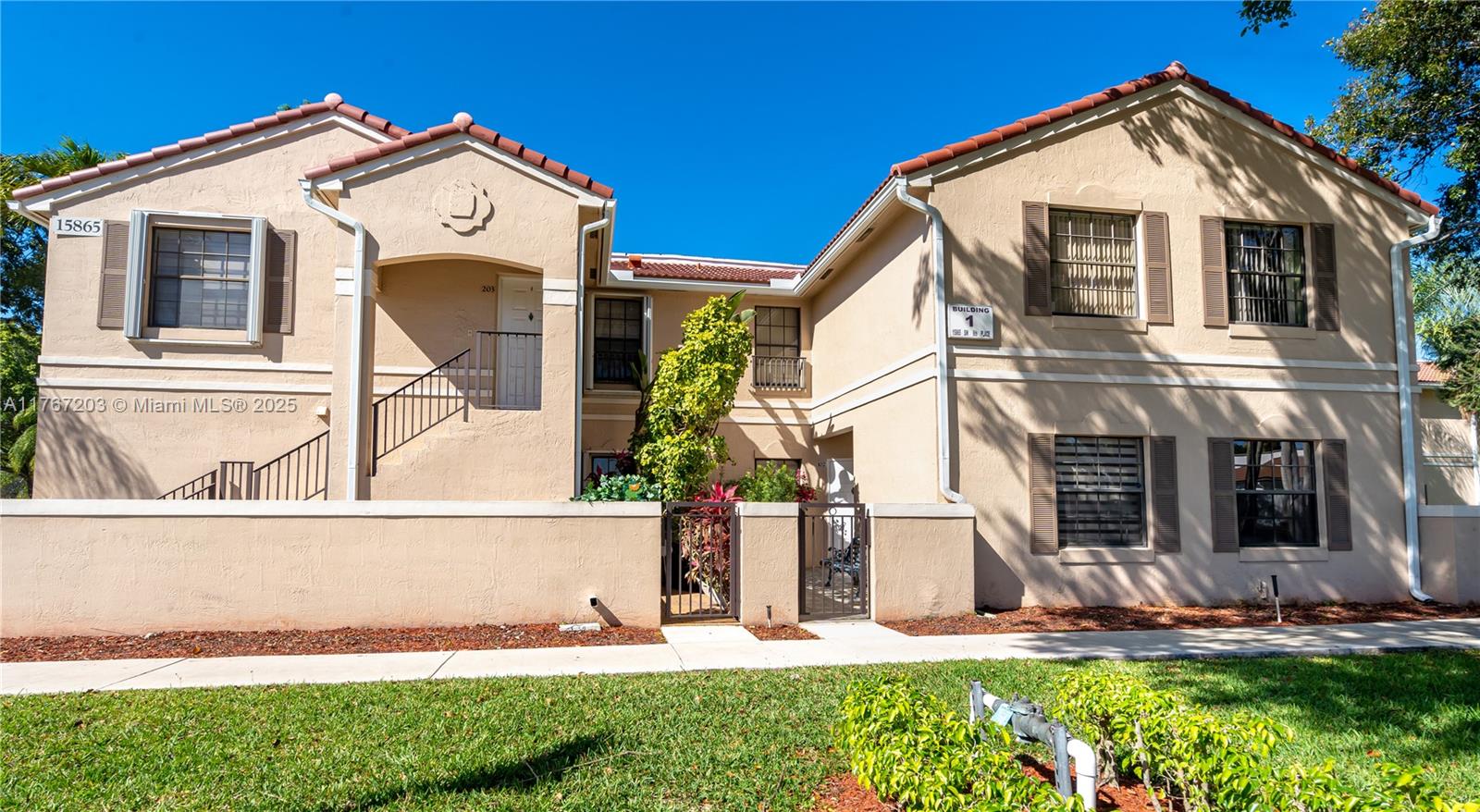 LAS VERDES CONDO - Residential