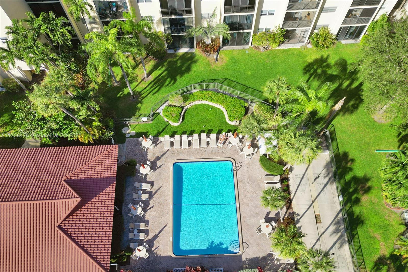 GARDEN-AIRE VILLAGE SOUTH - Residential