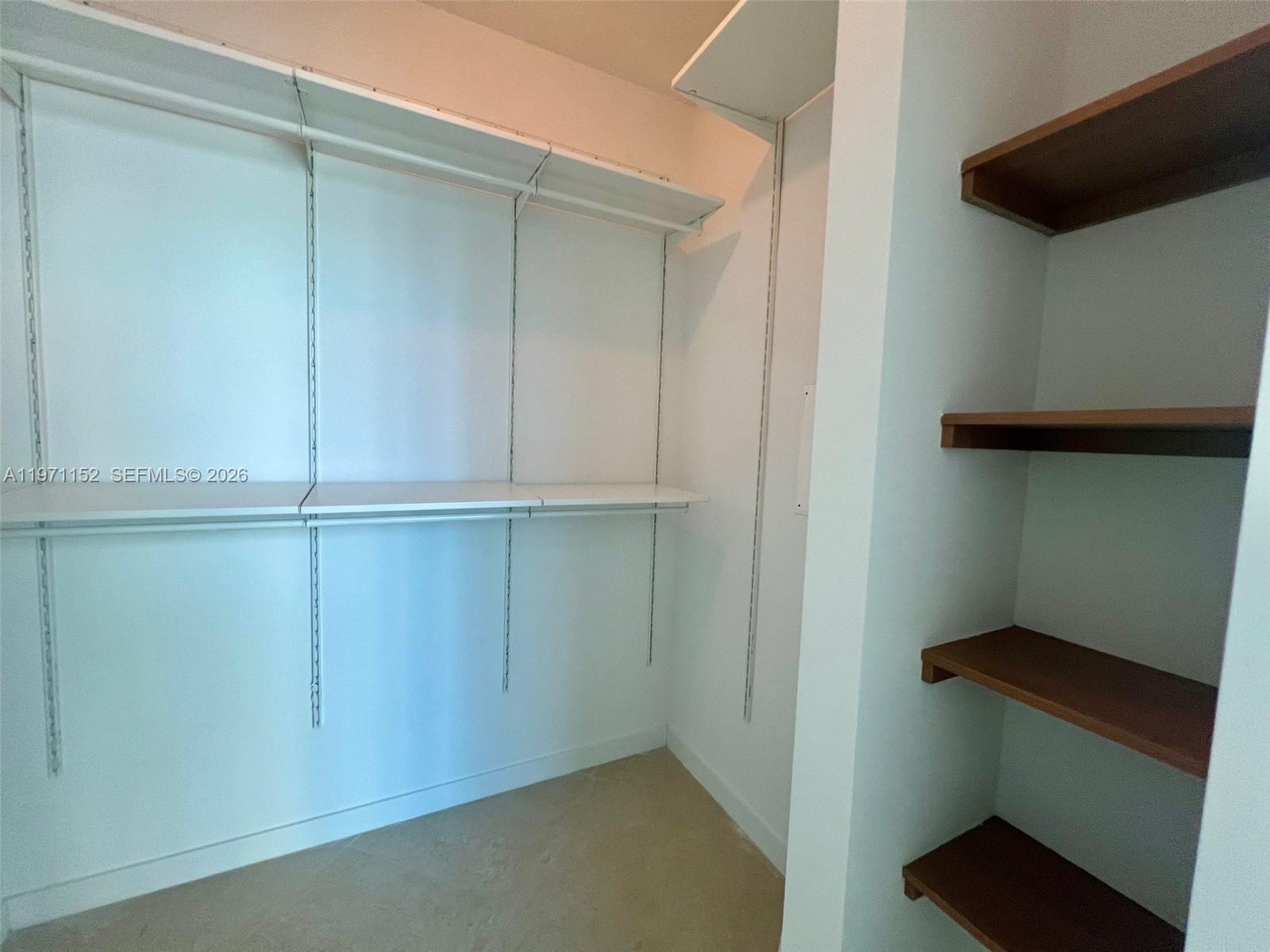 MET 1 CONDO - Residential