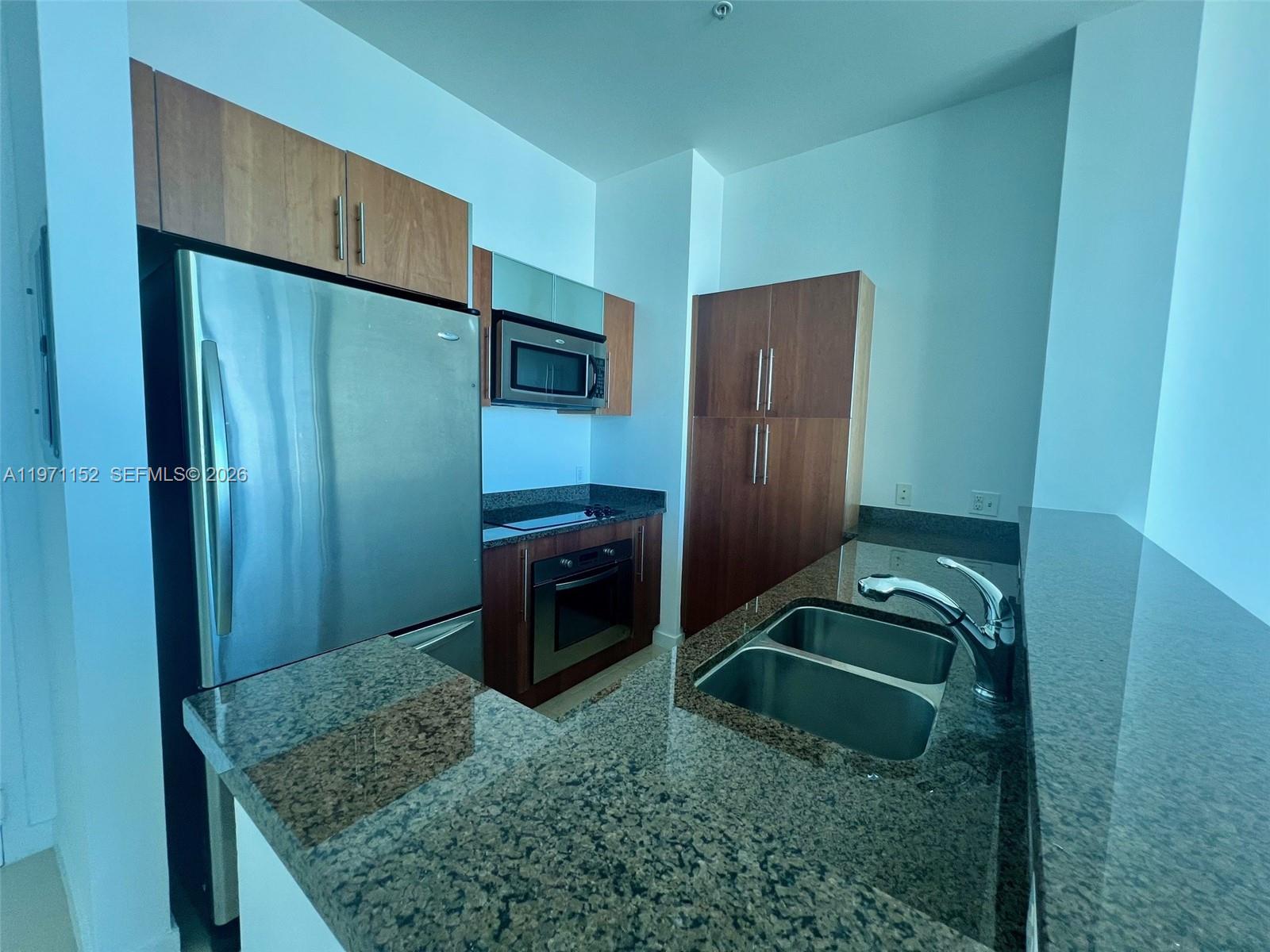 300 S Biscayne Blvd PH-3907