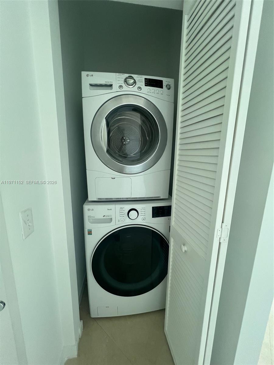 MET 1 CONDO - Residential