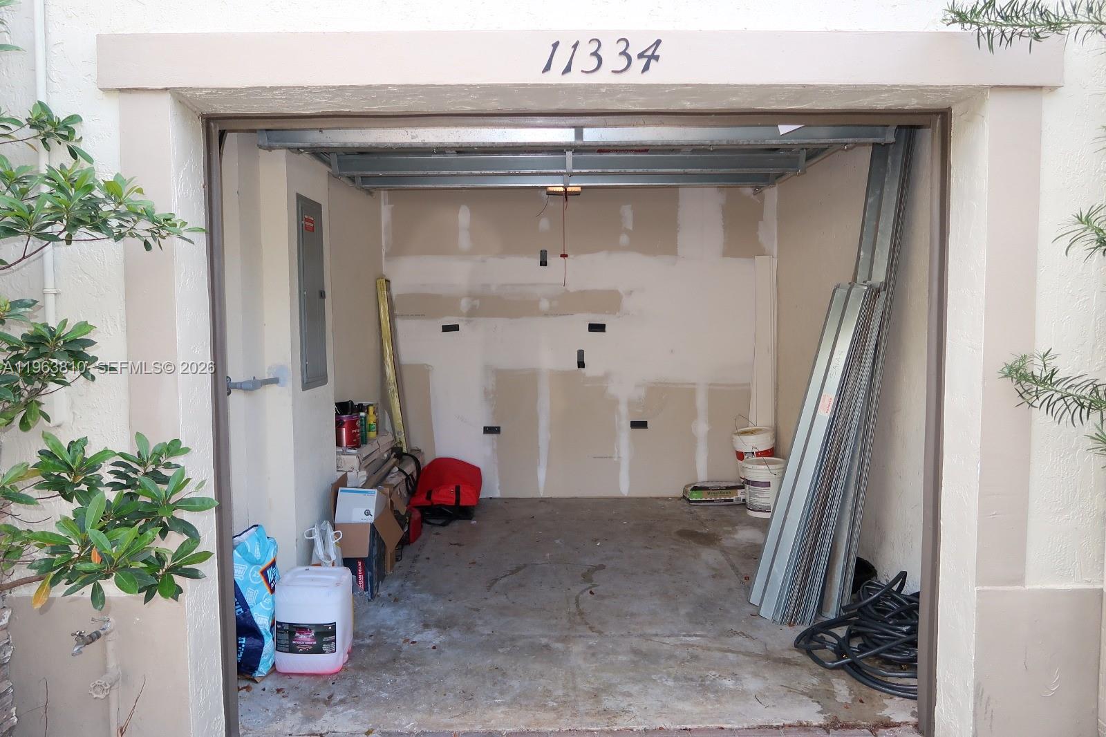 SILVER PALM EAST - Residential