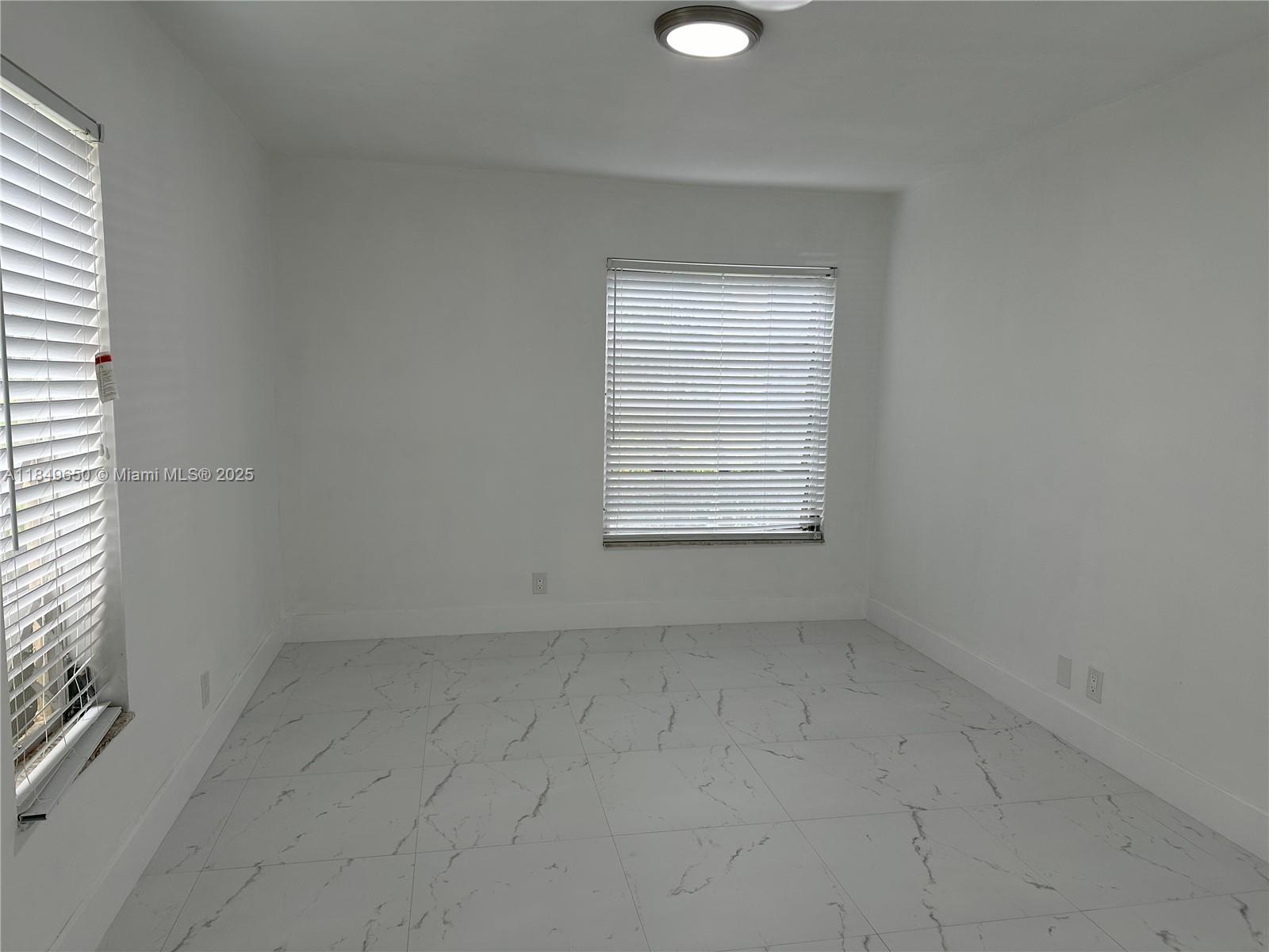 450 NW 20th St 1020