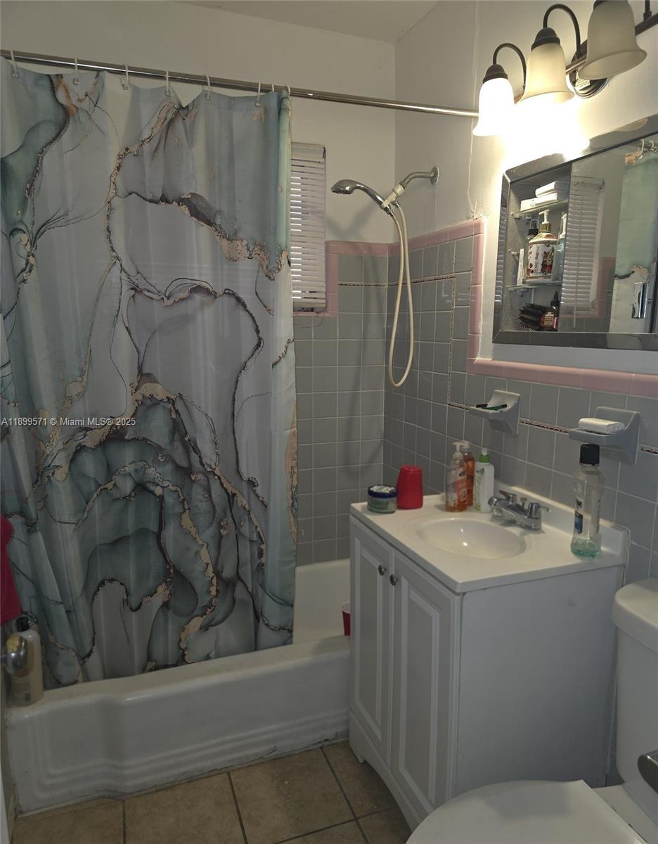 WINONA PARK - Residential Income