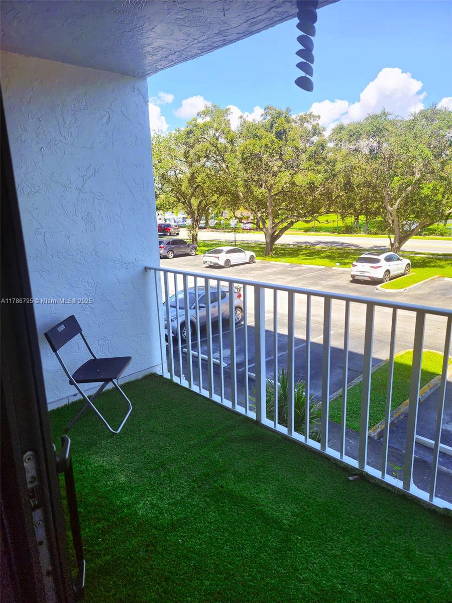 Property for Sale at 901 Hillcrest Dr 211, Hollywood, Broward County, Florida - Bedrooms: 1 
Bathrooms: 2  - $165,000
