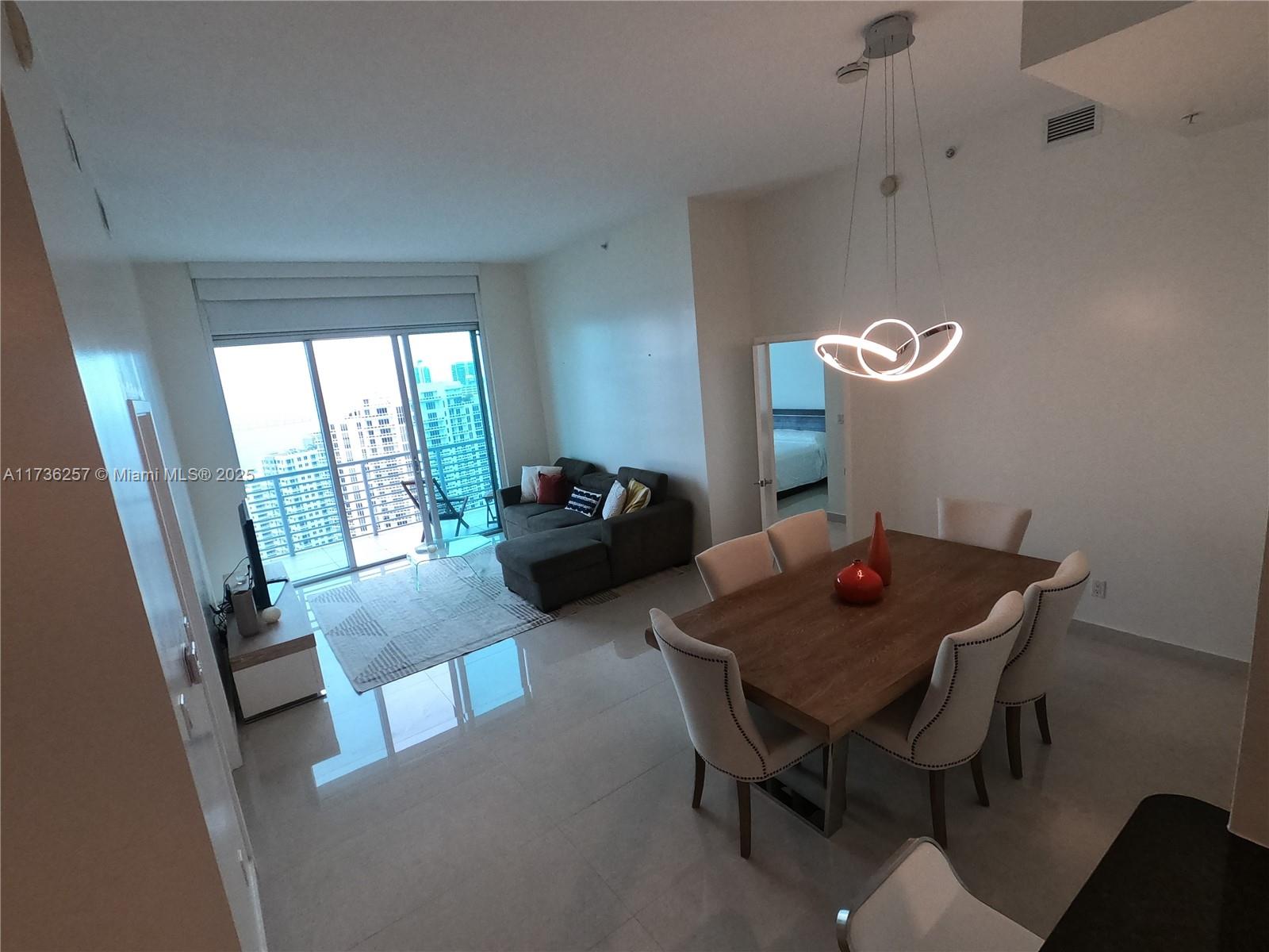 325 S Biscayne Blvd UPH19